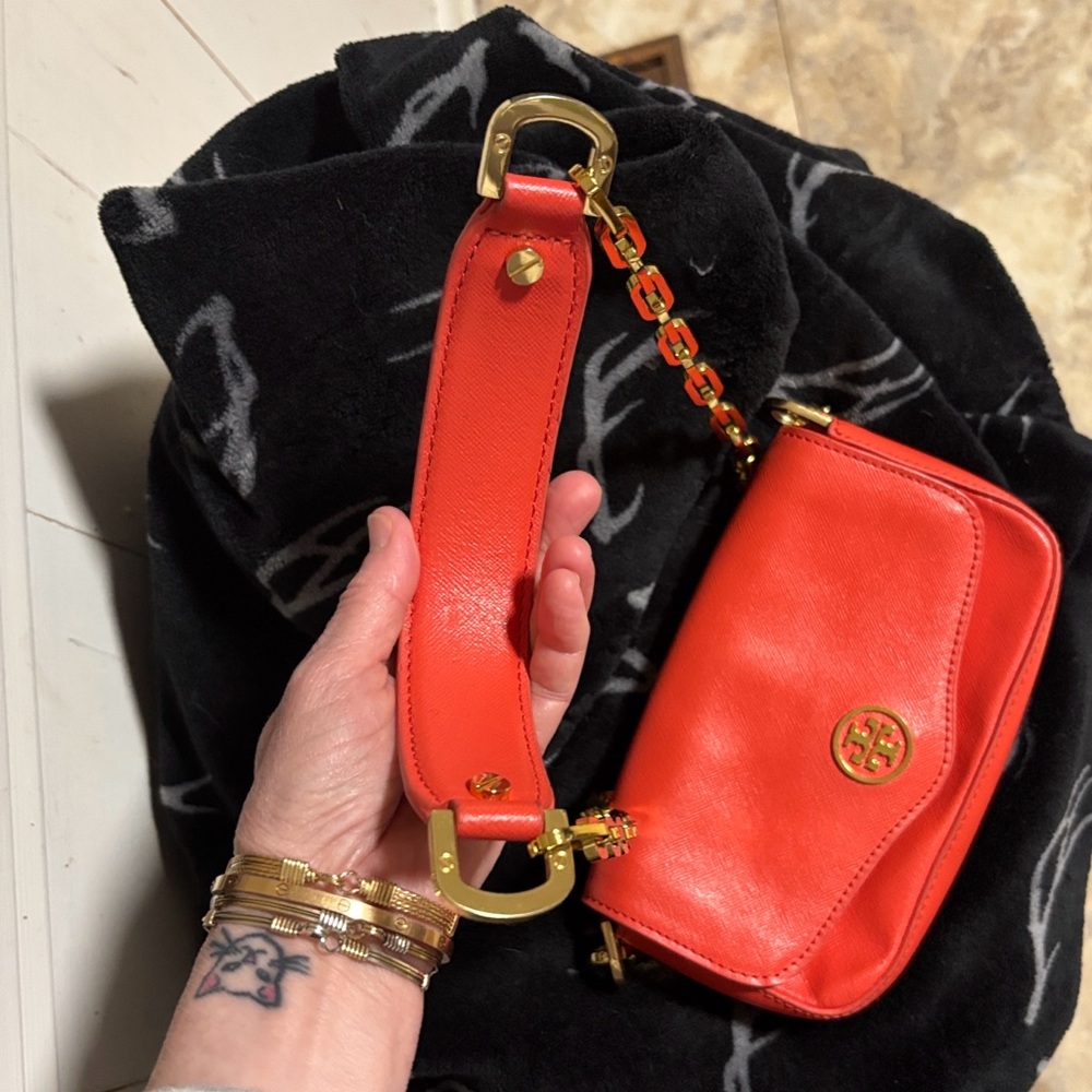 Tory Burch Vibrant Red Crossbody with Gold Chain - Picture 6 of 11